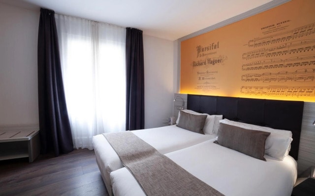 New Hotel Opera