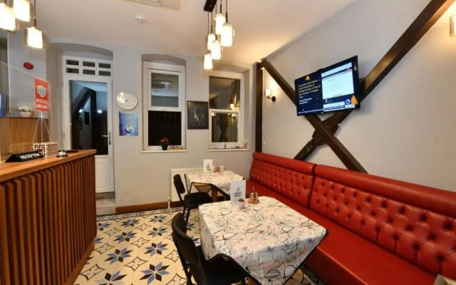 Andi Hotel