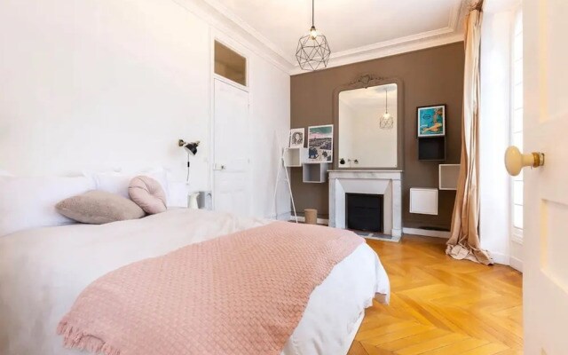 Chic Grenelle 3 Bedroom Apartment in Paris