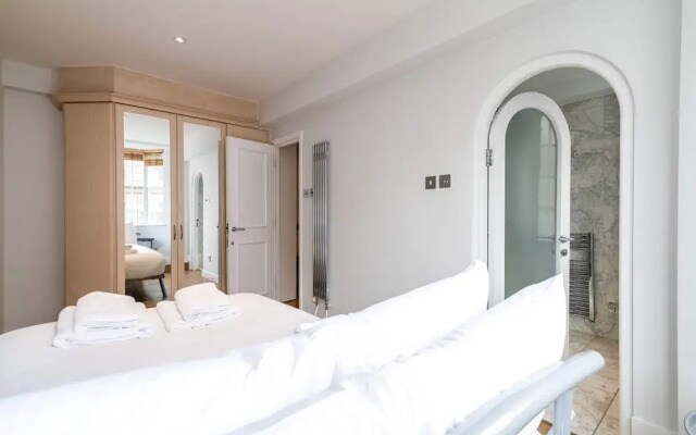 Serviced Chelsea Flat