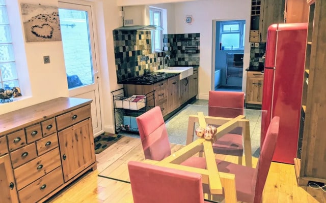 Highbury House Apartment