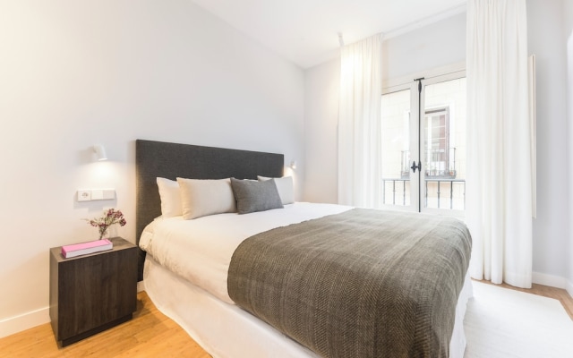 Edmond Vibes Plaza de España Suites