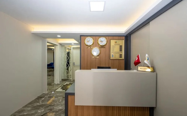 Skystar Deluxe Hotel