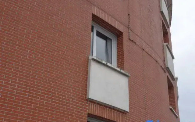 Studio 106, Between City and River