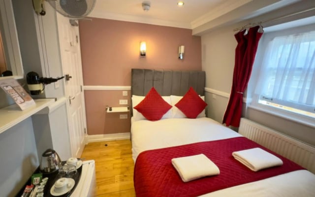 Classic Hyde Park Hotel
