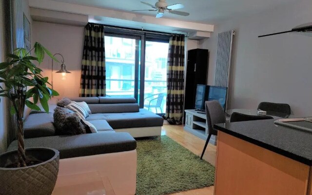 1 Bed Suite, Waterside, Canary Wharf