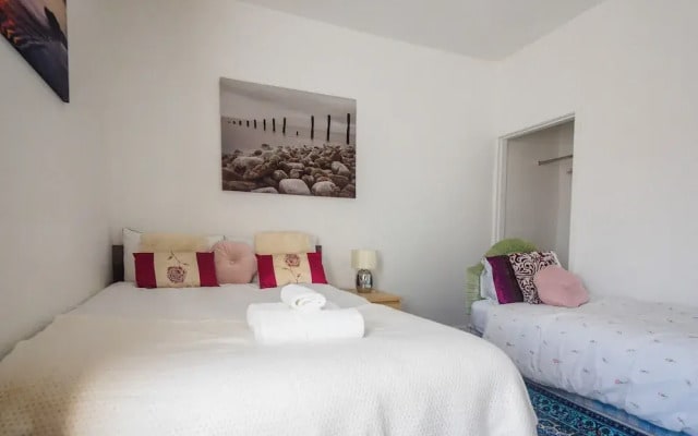 12 Cornwallis Lodge Family Room 2