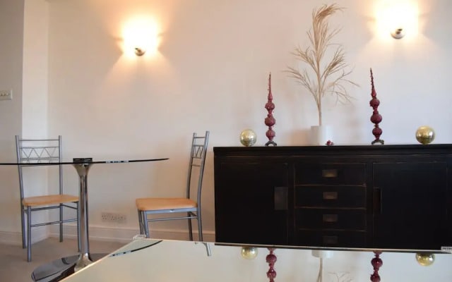 Vibrant 2 Bedroom Apartment in Central London