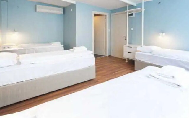 Twins Rooms Hostel
