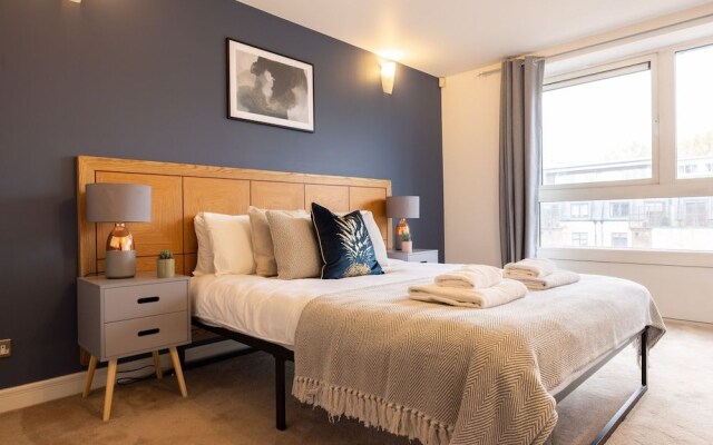 Stunning 2 Bed Flat near Tower Bridge