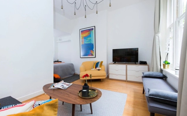 Luxury Studio Apartment in Kensington