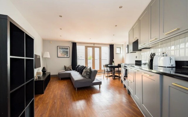Spacious 2 Bed - Battersea High Street