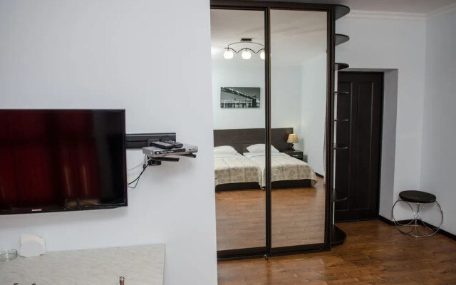 Apart-hotel Mirniy