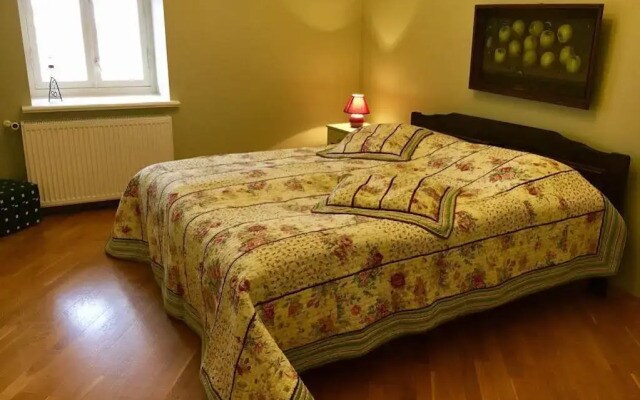 Romeo Family Apartments