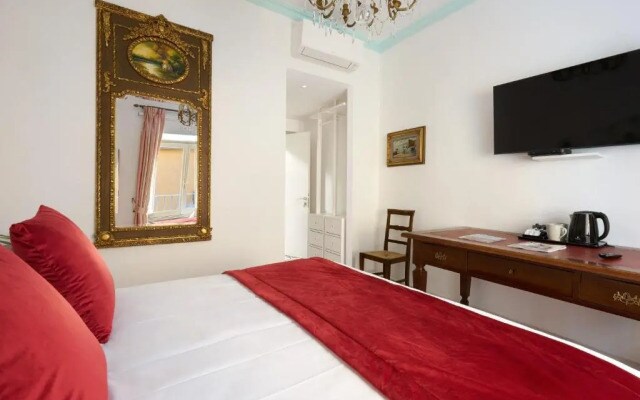 Delfini Trevi House