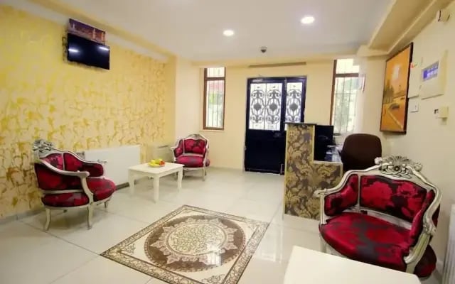 MAXi HOTEL