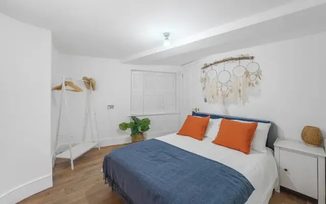 Apartment Sleeps 6 With Ensuite Baths