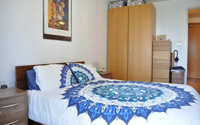 Shoreditch Riverside 2 Bedroom Apartment