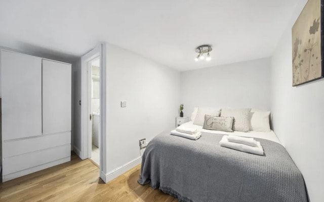 Modern Flat in Paddington