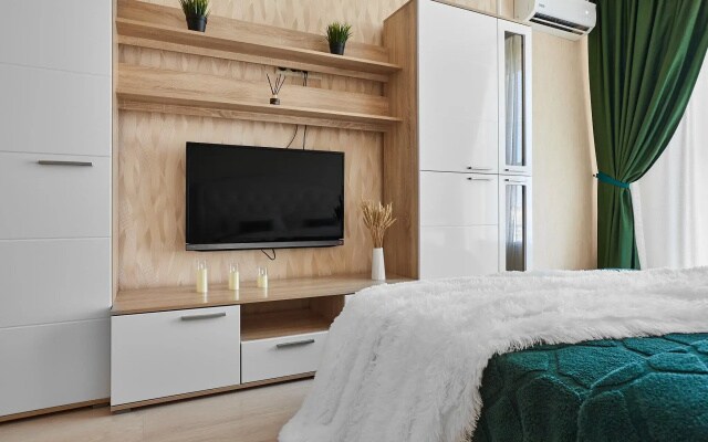Bright new apartment in the very Center