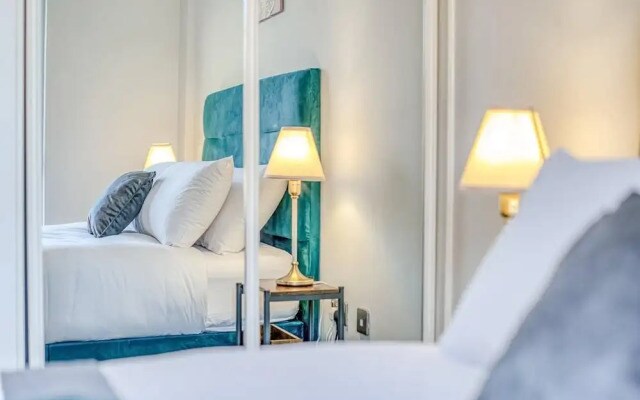The Executive M5 Suite
