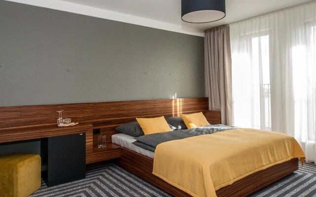 Hotel 99