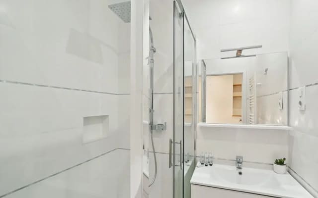 Lavie Maison House in the Marais Family