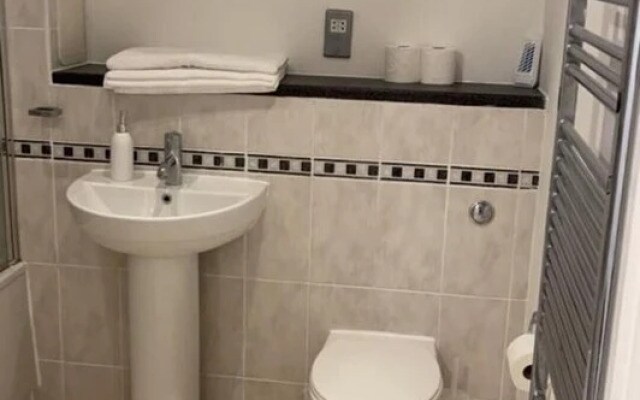 Stunning 2-bed Stratford Apartment