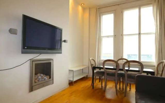FG Property - Notting Hill, Ladbroke Crescent, Flat 1