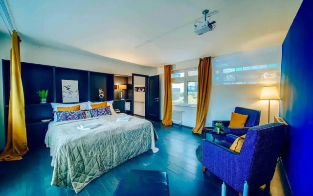 Wagner Stays - Casino Royal Romantic 4BD - Rooftop - Whirlpool - Games