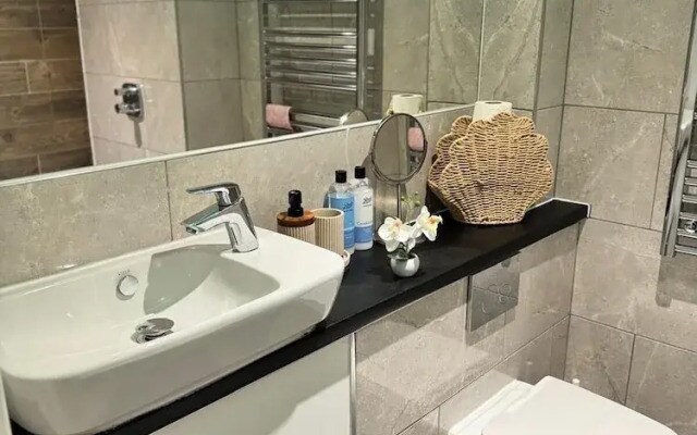 Sheffield Centre - Modern 1BR Apartment - Sleeps 3