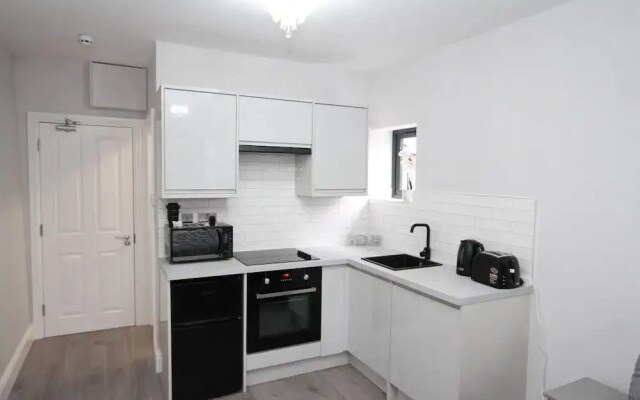 New Cosy Studio in London!