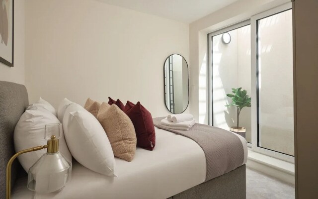 Fulham  Hestercombe House by Viridian Apartments