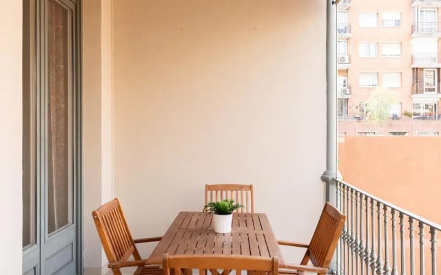 Designer s Three Bedroom Apartment With Terrace