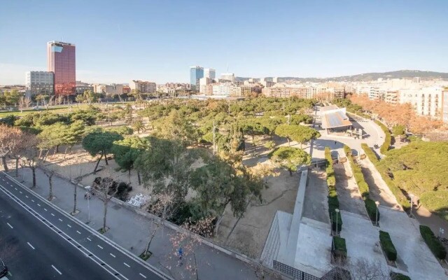 Amazing 3 bedroom penthouse in Plaza España
