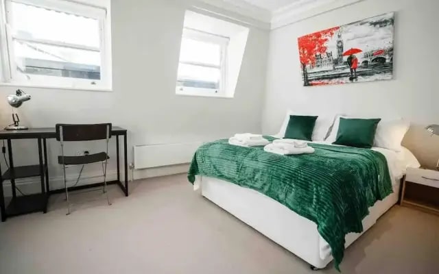 Spacious & Modern 3brs House in Central London