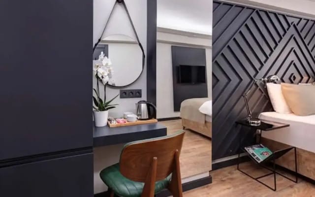 Room-luxury Suite Hotel Room