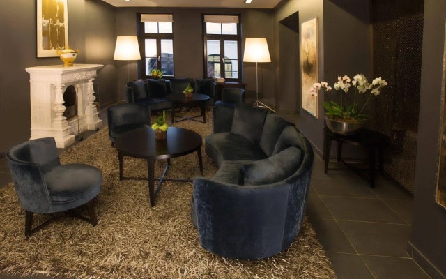 Отель Bergs Suites