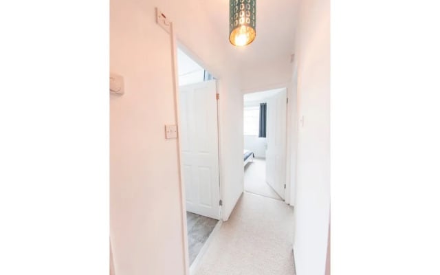 Bright & Airy 2-bedroom Flat for 6 in Blackheath