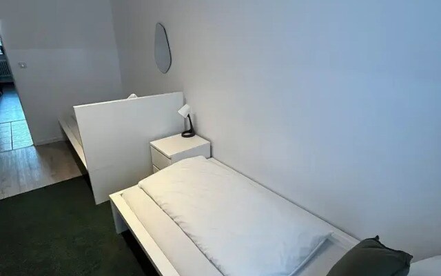 D10 I shared bathrooms&kitchen