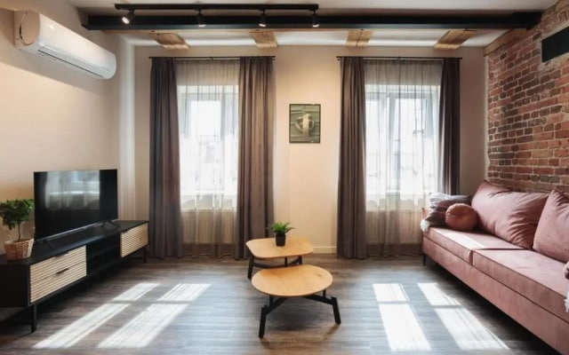 Colonel Suites & Apartments