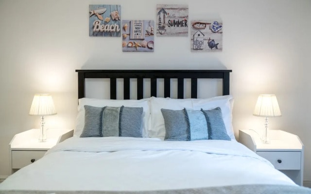 Deluxe 2Bed Duplex Apartment & parking