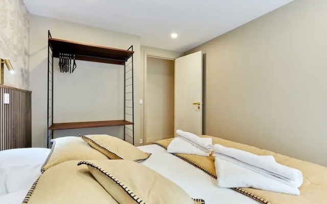 Superb Apartment Center of Paris
