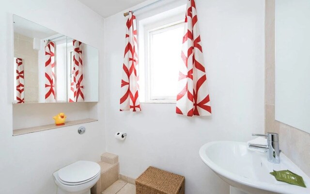 Modern, Spacious Luxury 1BR in Central London