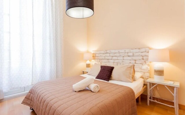 Cozy Flat Niño de Guevara