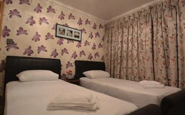 Hyde Park Suites - Apartments