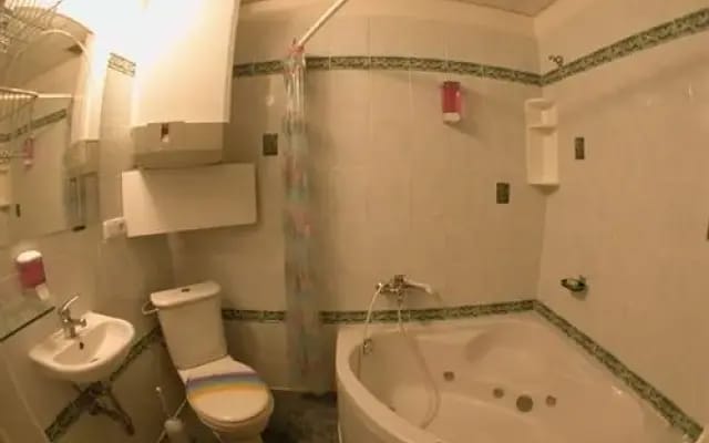 Ron's Rainbow Guest House