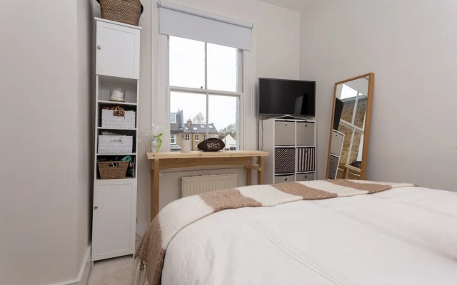 1 Bedroom Apartment in Putney Sleeps 2