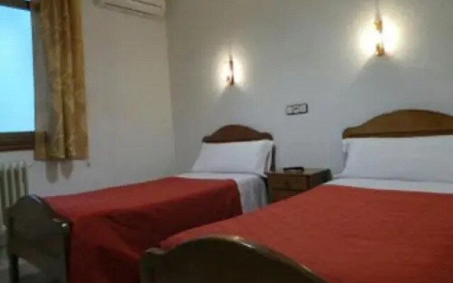 Hostal Gaudi