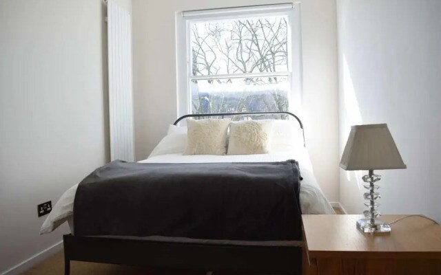 2 Bedroom Flat Near Notting Hill